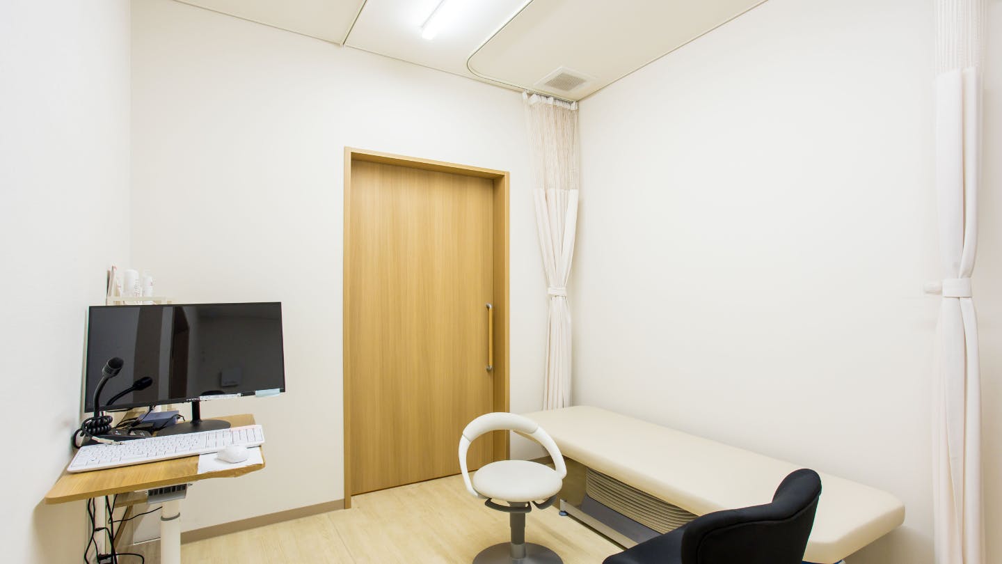 南草津皮フ科診察室