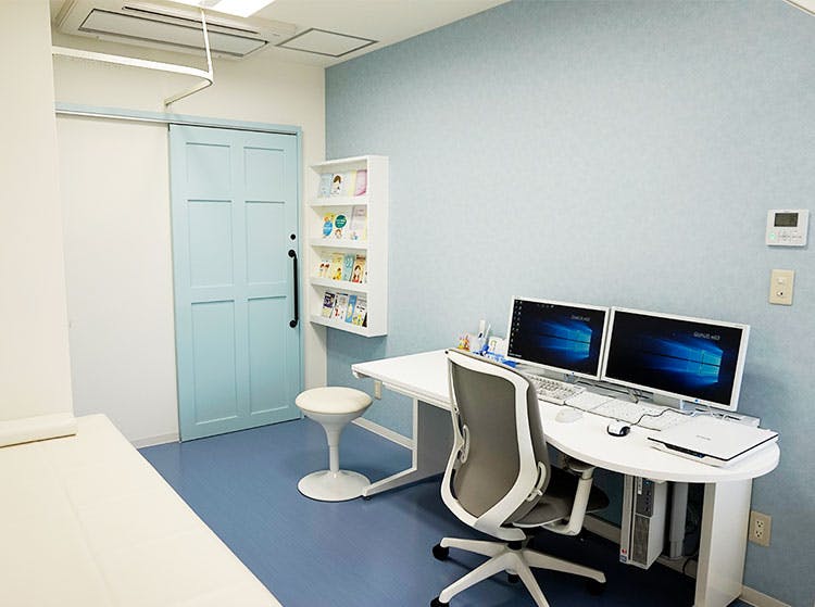 湘南野比すぎやま皮ふ科診察室