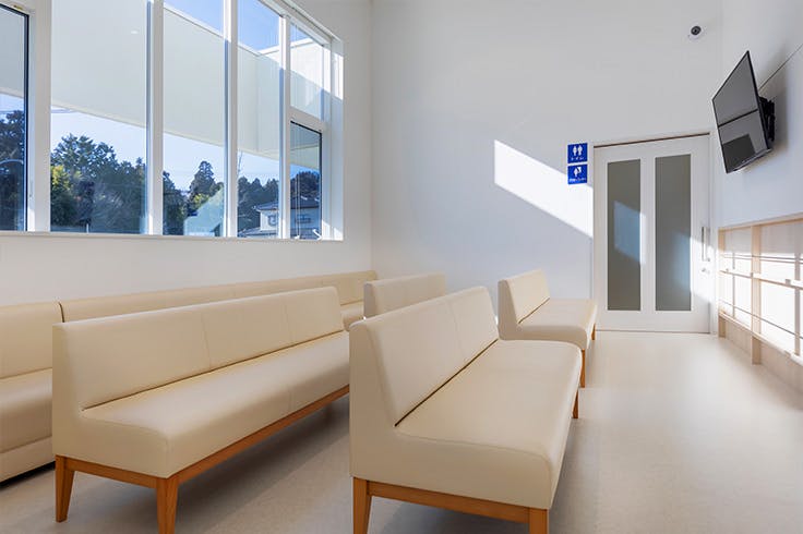 なとり皮膚科くまのどう内科下肢静脈瘤クリニック待合室