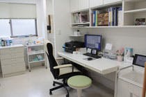 屏風浦皮フ科診察室