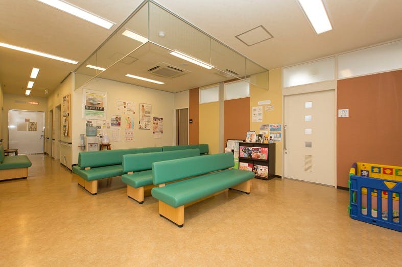 西奈良メディカルクリニック待合