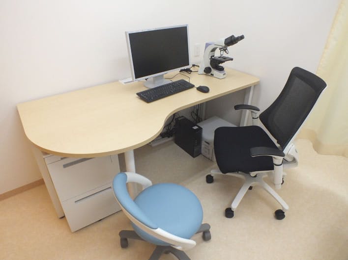 はるな皮ふ科クリニック診察室