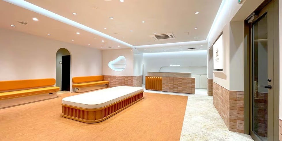 レジーナクリニック 横浜院待合室