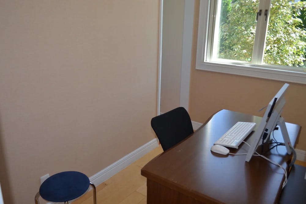 つくば・土浦鶴町皮膚科クリニック診察室