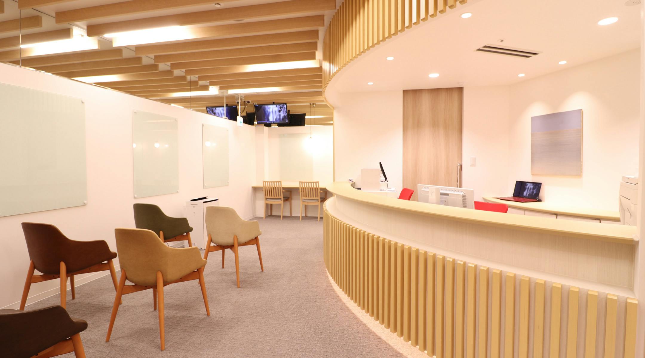 かいたいちウィメンズクリニック受付 待合室