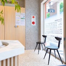 北千住駅前眼科待合室