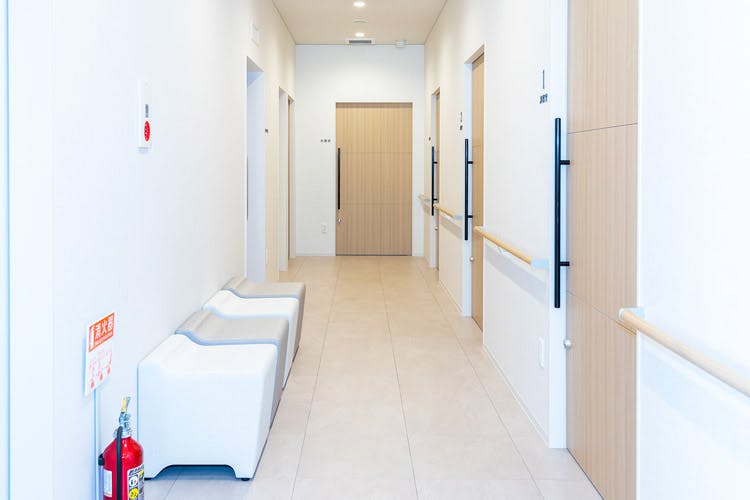 はなさと泌尿器科・女性内科クリニック廊下