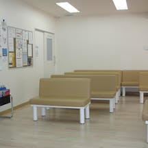 氷川町整形外科・皮ふ科待合室