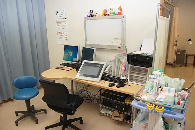 麻生形成外科クリニック診察室