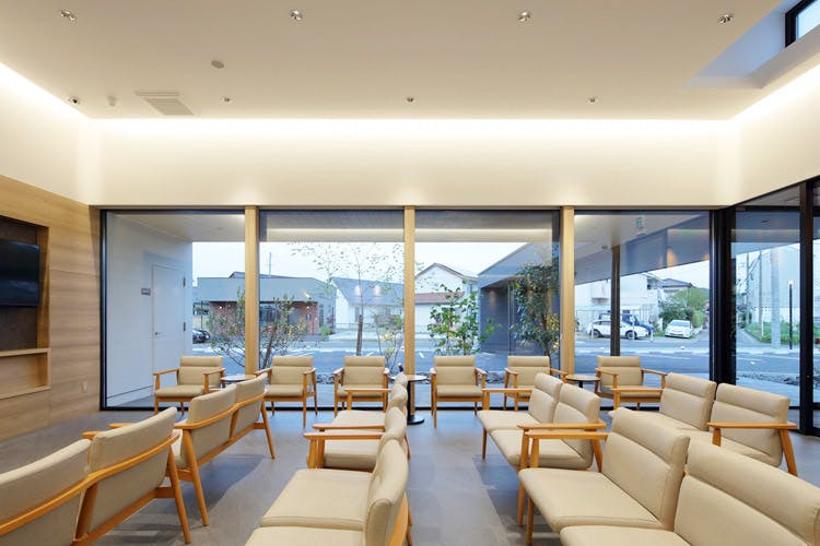 二宮医院待合室