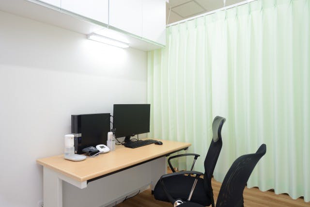 竹ノ塚駅前クリニック診察室