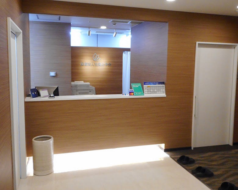 上野クリニック大阪院受付②