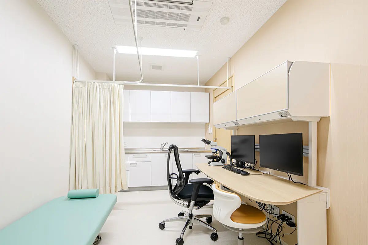みうら皮フ科クリニック診察室