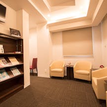 嘉陽皮膚科待合室