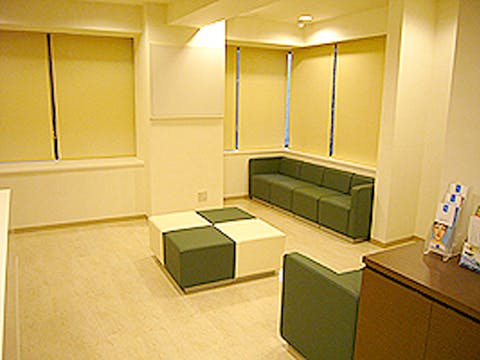 有川スキンクリニック待合室
