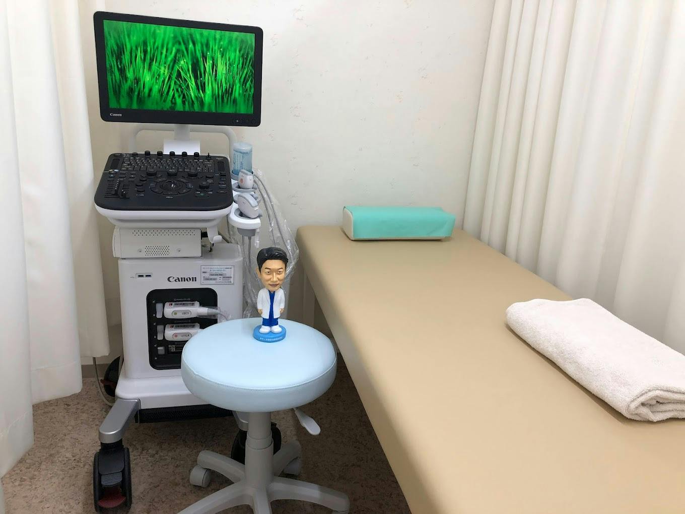 あきしま駅前泌尿器科内科診察室