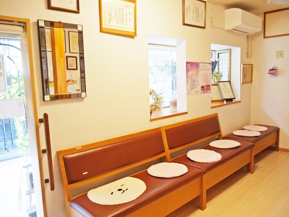 土居皮膚科待合室