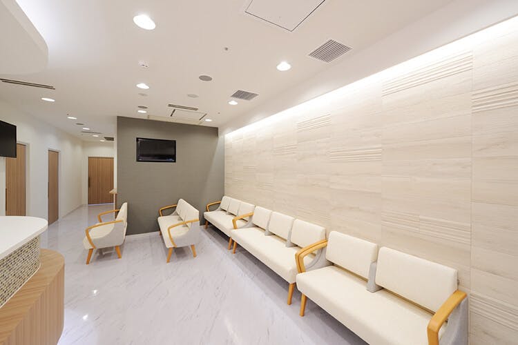 二俣川駅前皮ふ待合室