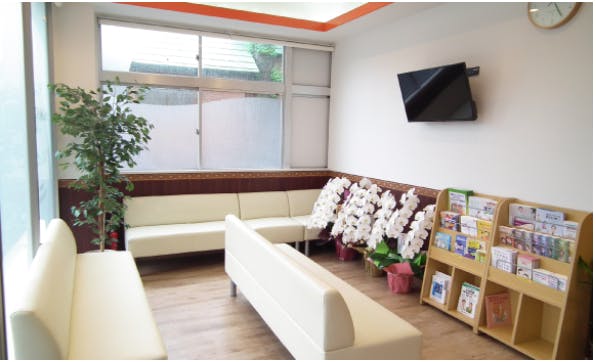 ひがし内科クリニック待合室