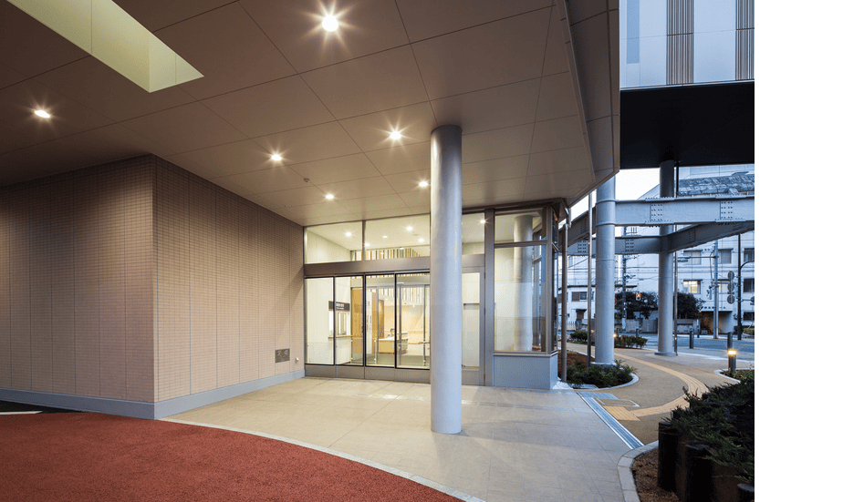 総合東京病院エントランス