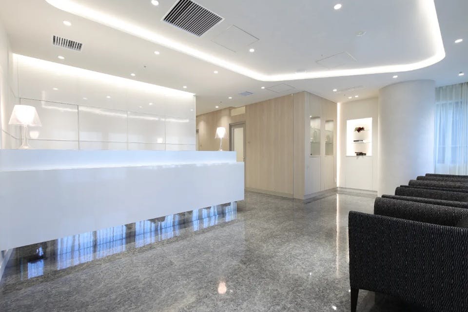 トラスト美容クリニック受付