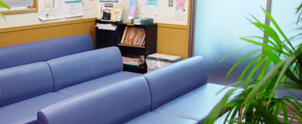 おくだ皮膚科クリニック待合室