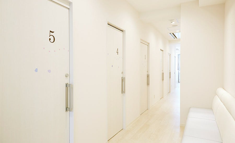 湘南藤沢形成外科クリニックR診察室入口