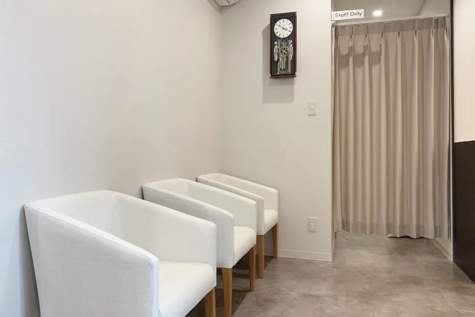 ほんだ皮フ科クリニック待合室