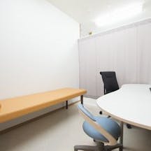 かしわ腎泌尿器クリニック診察室