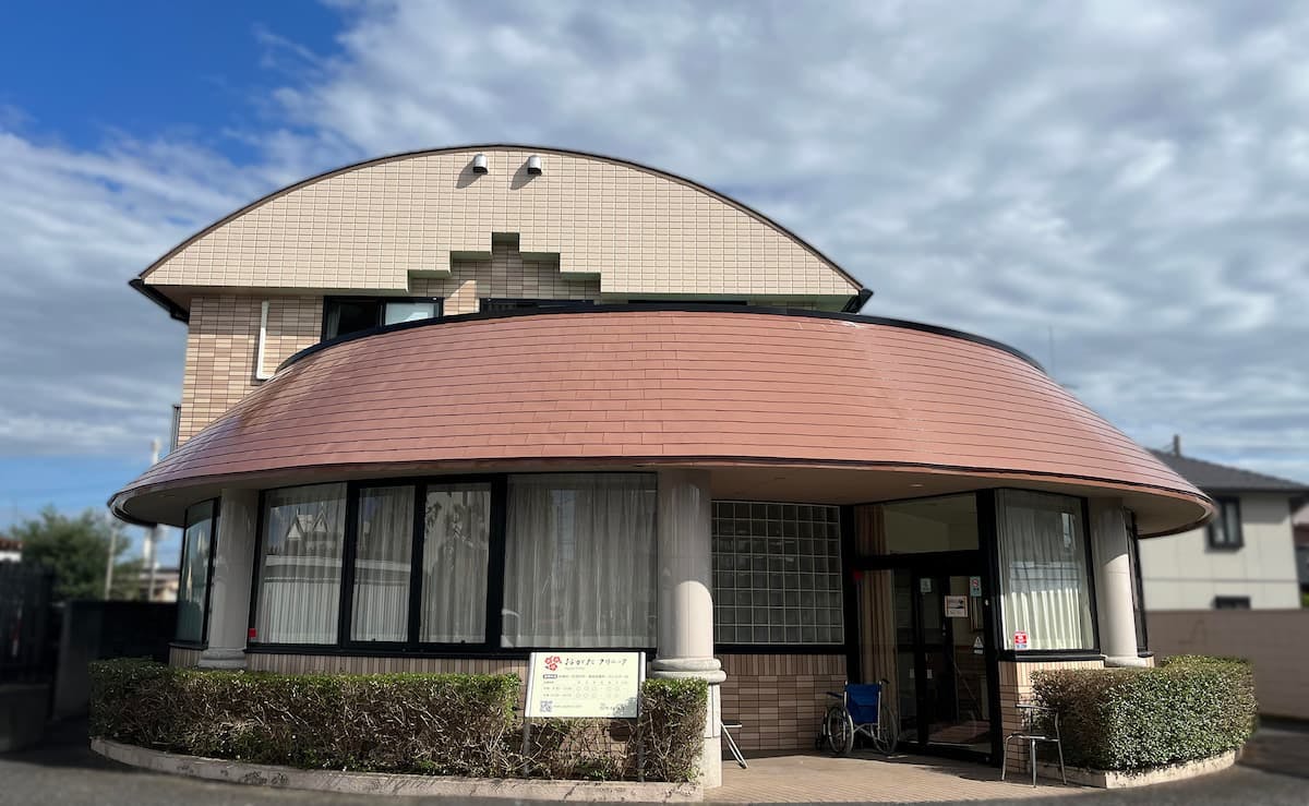 おがたクリニック外観