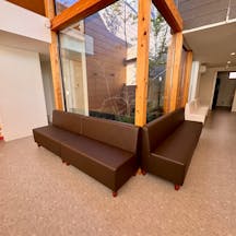 とも皮膚科クリニック待合室