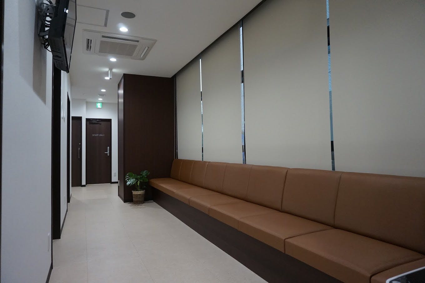 吉祥寺まなみ皮フ科待合室