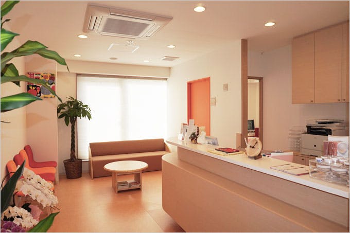 たまプラーザあかりクリニック受付・待合室