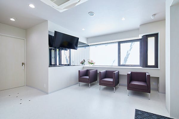 あい内視鏡クリニック待合室