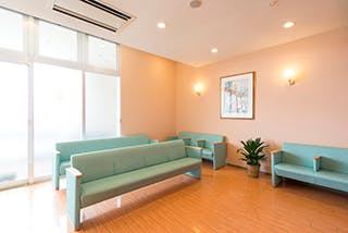 白旗なのはなクリニック待合室