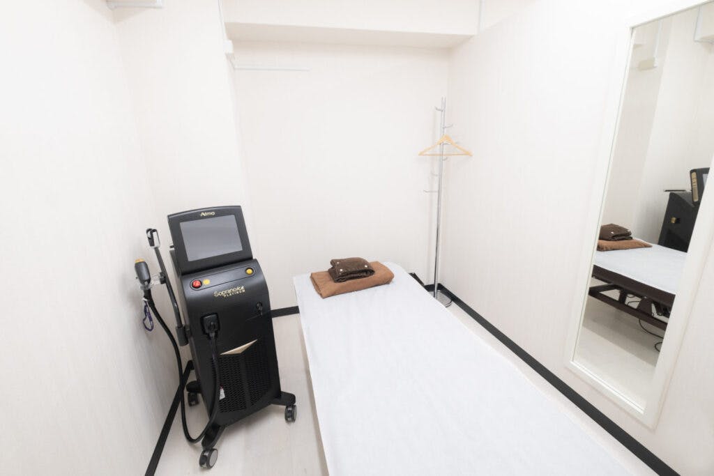 ジェニークリニック 新宿南口院施術室