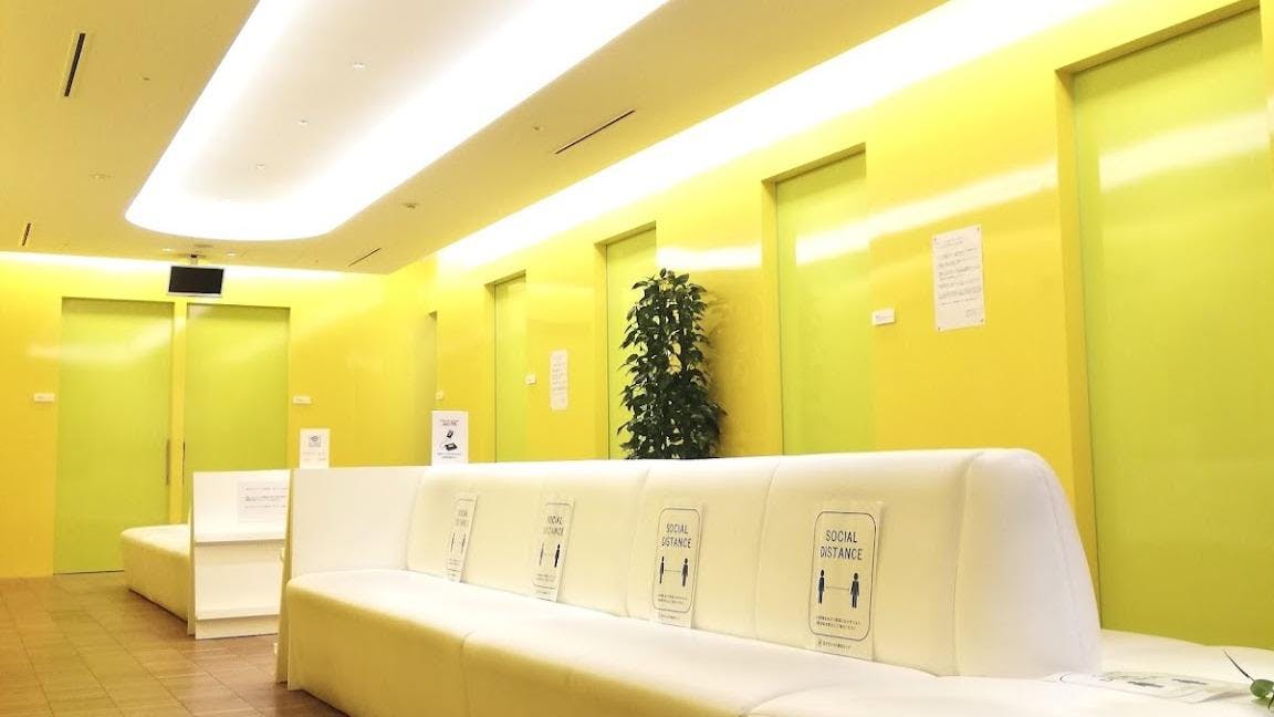 ディズムクリニック東京(D-ISMクリニック東京)/ 旧名：Dクリニック東京プラス(Dクリニック東京PLUS)待合室