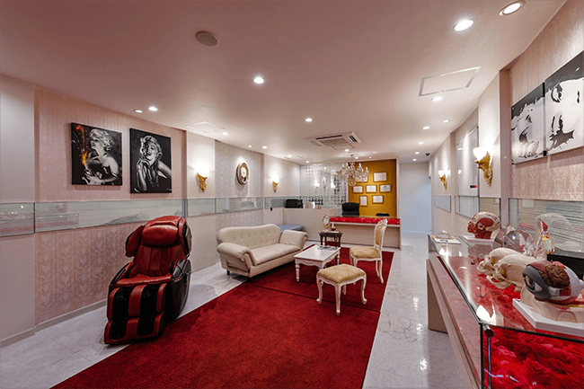 美容外科エックス待合室2