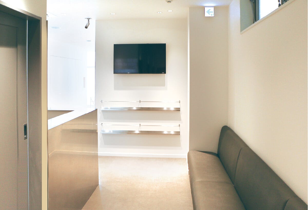 川崎たにぐち皮膚科待合室