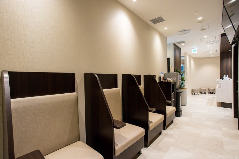 ソワカ乳腺・形成外科クリニック大阪(SOWAKA)待合