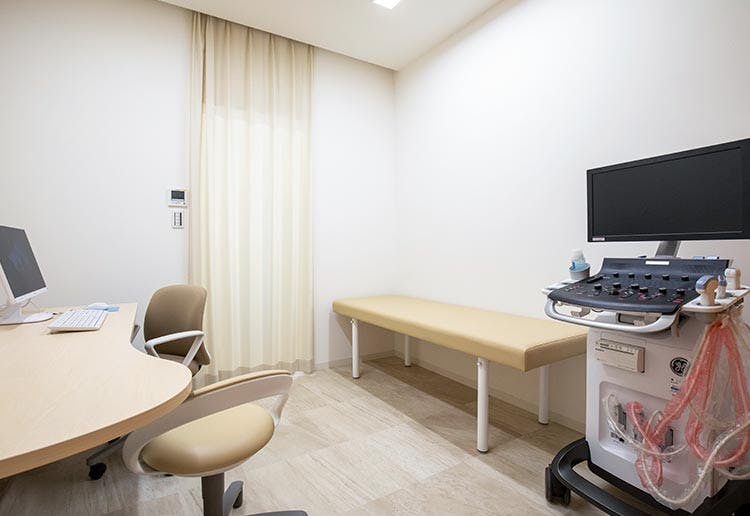 藤本整形外科循環器内科クリニック診察室