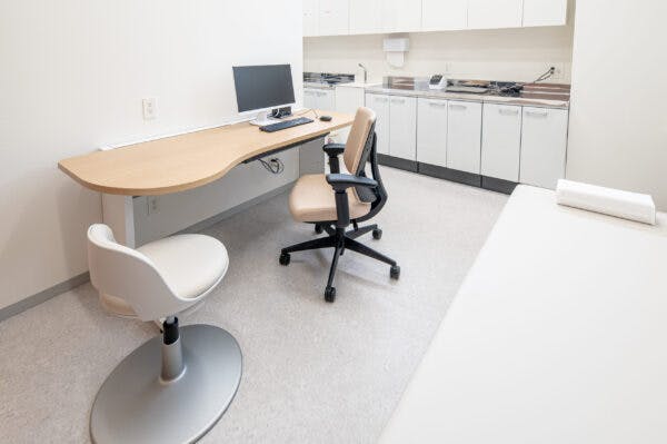 ふるかわ皮ふ科・形成外科クリニック診察室