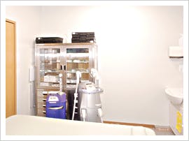 赤れんが皮フ科クリニック待合室