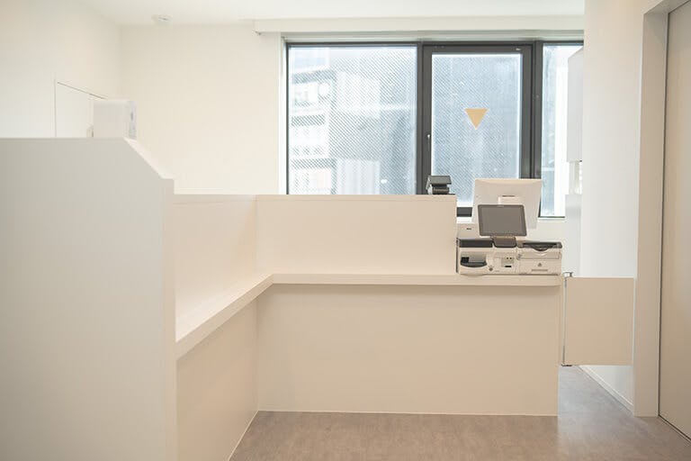 浅草駅前まつだ皮膚科受付