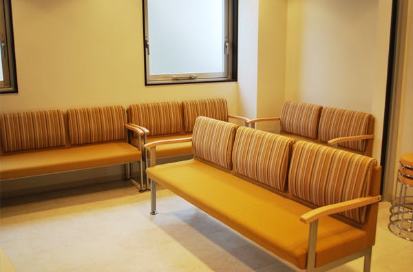 まつたに内科クリニック待合室