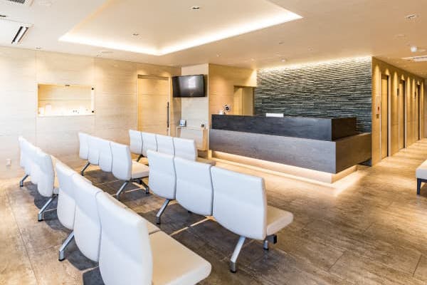 大垣バイパス医院受付 待合室