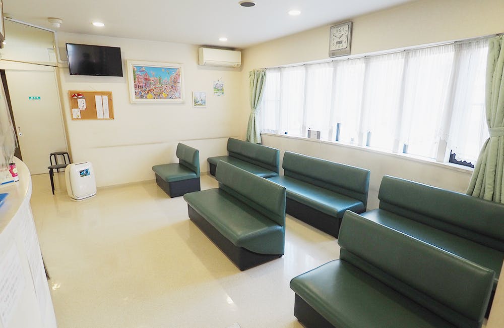 山田医院待合室