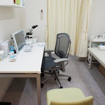 ゆかみ先生の皮ふ科診察室