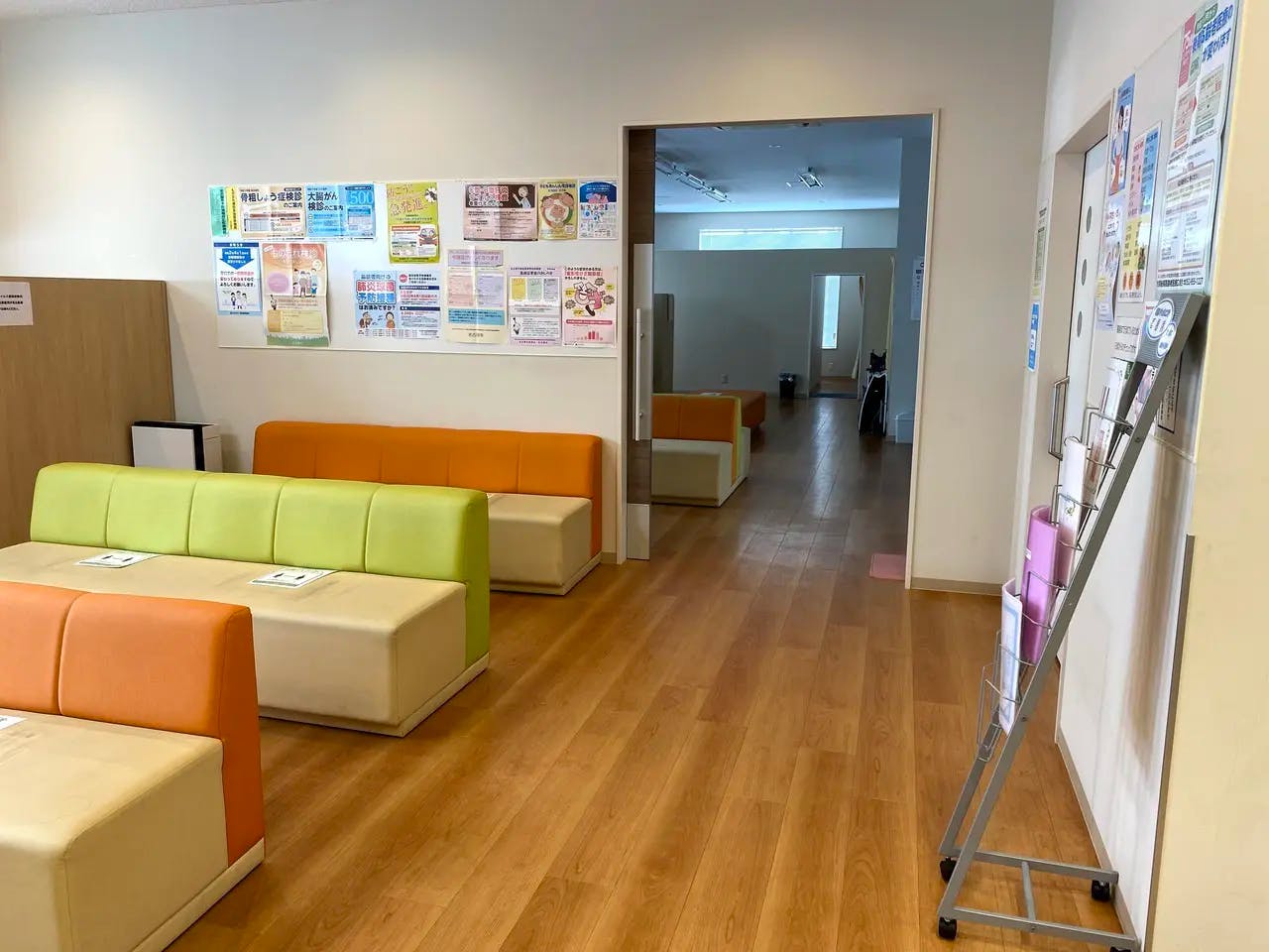 名南ファミリークリニック待合室