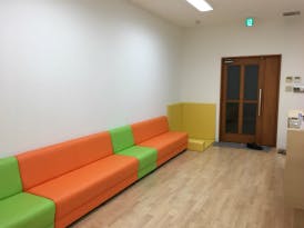 くらその皮ふ科クリニック待合室